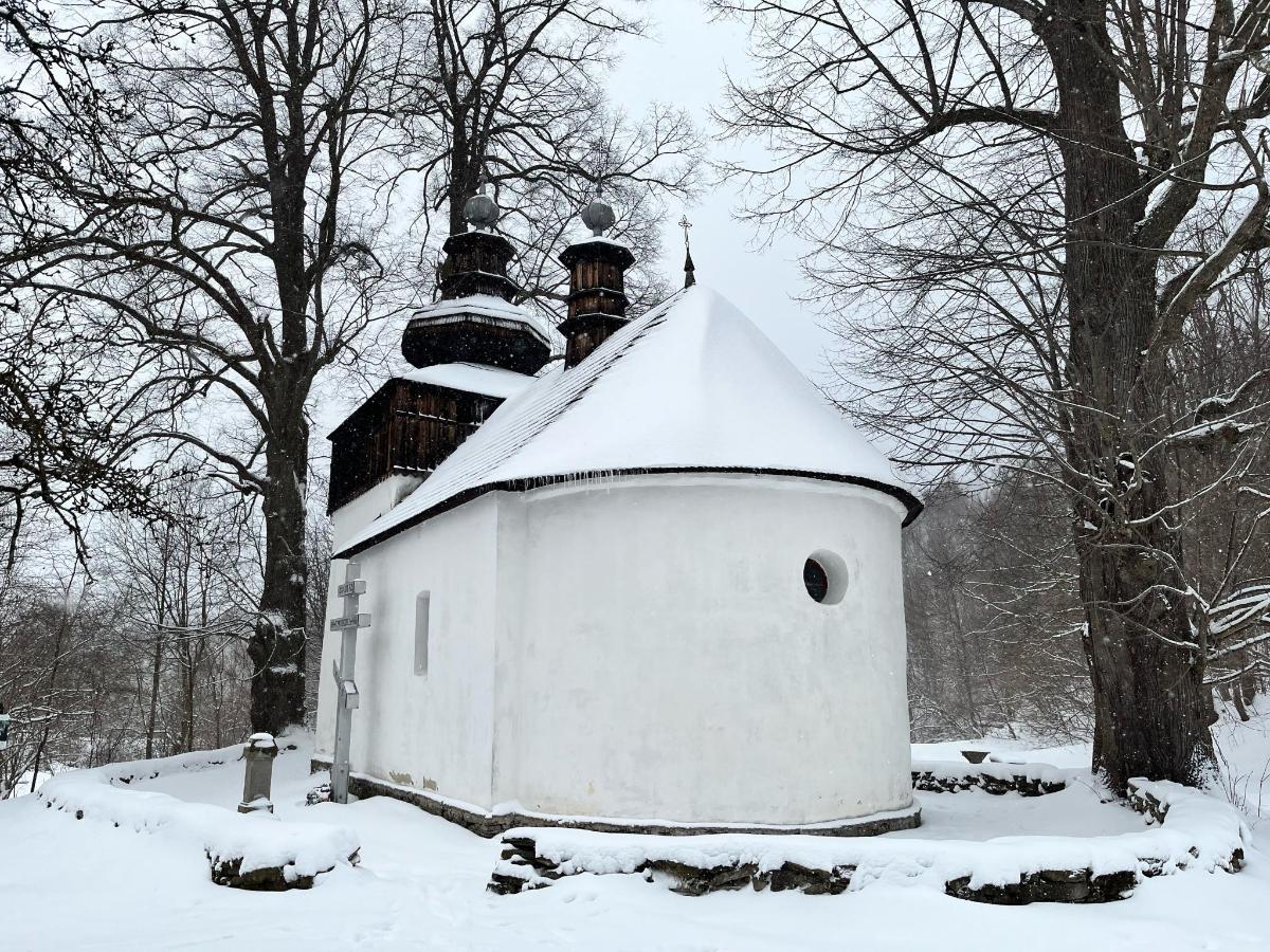 Cerkiew Bieliczna zima